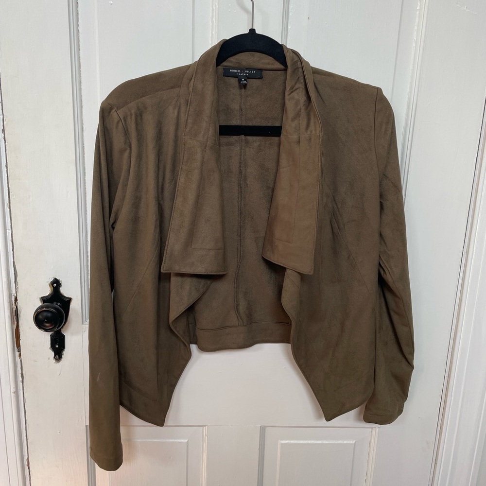 Romeo & Juliet Couture Light Jacket Size Medium